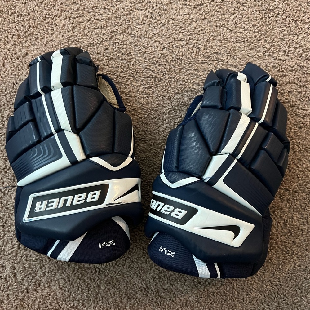 Bauer hockey gloves